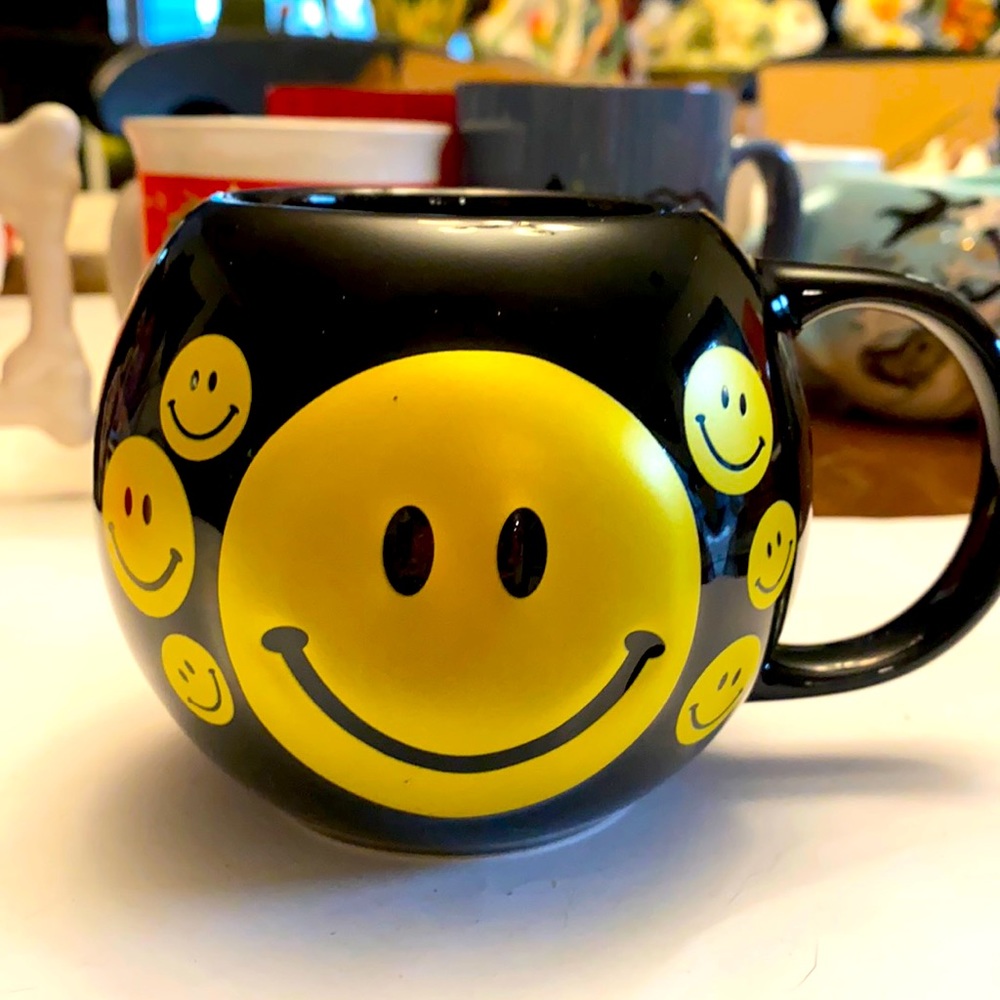 Vintage Bubba Gump Smiley Mug from 2012.